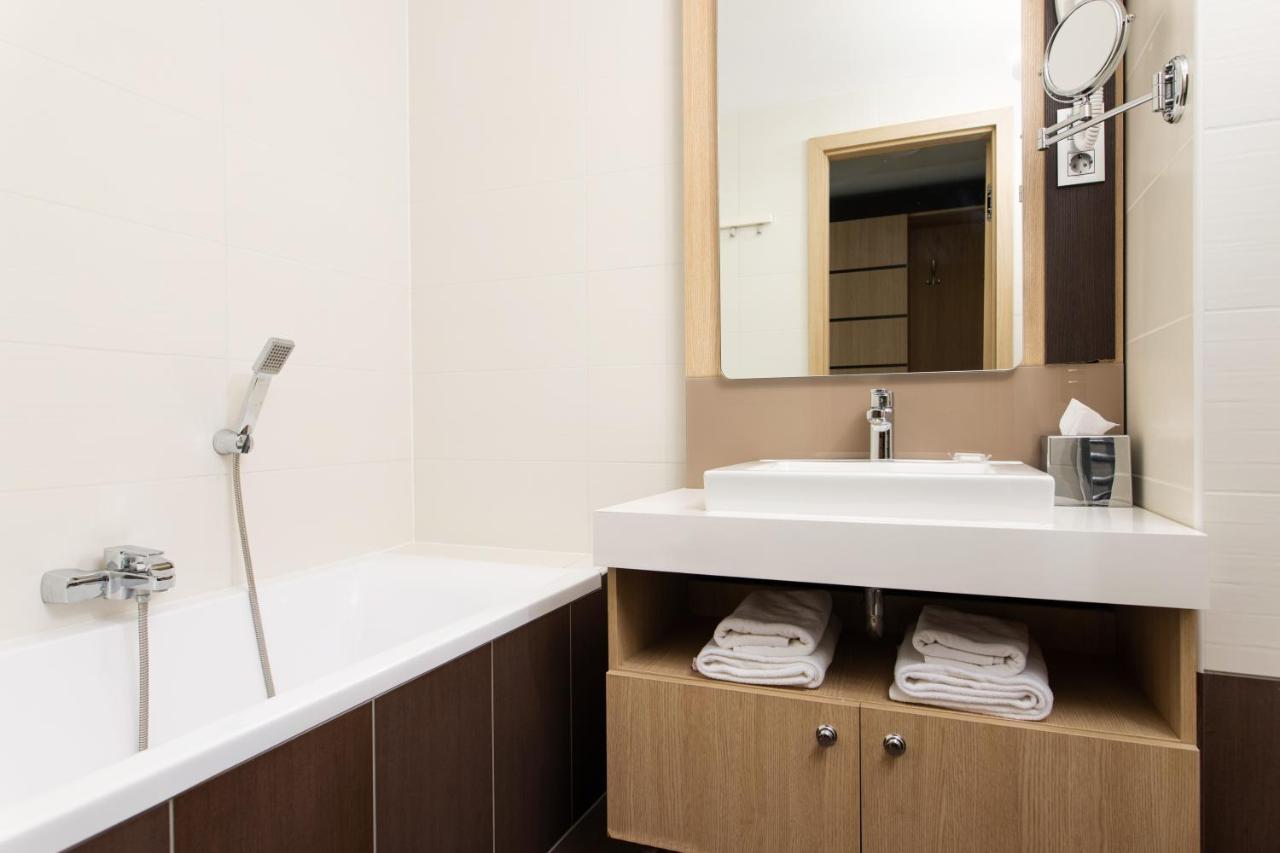 Portobello Wellness & Yacht Hotel Естерґом Екстер'єр фото