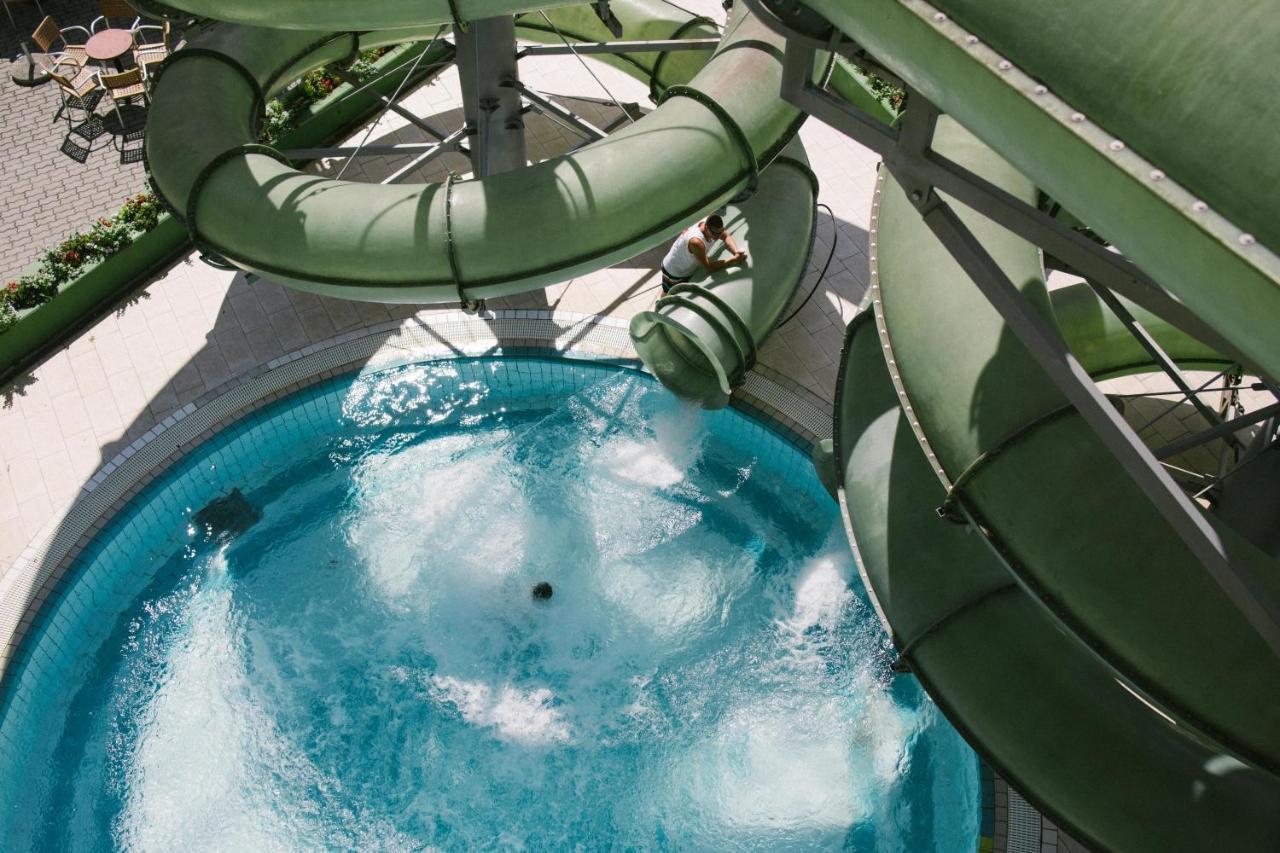 Portobello Wellness & Yacht Hotel Естерґом Екстер'єр фото