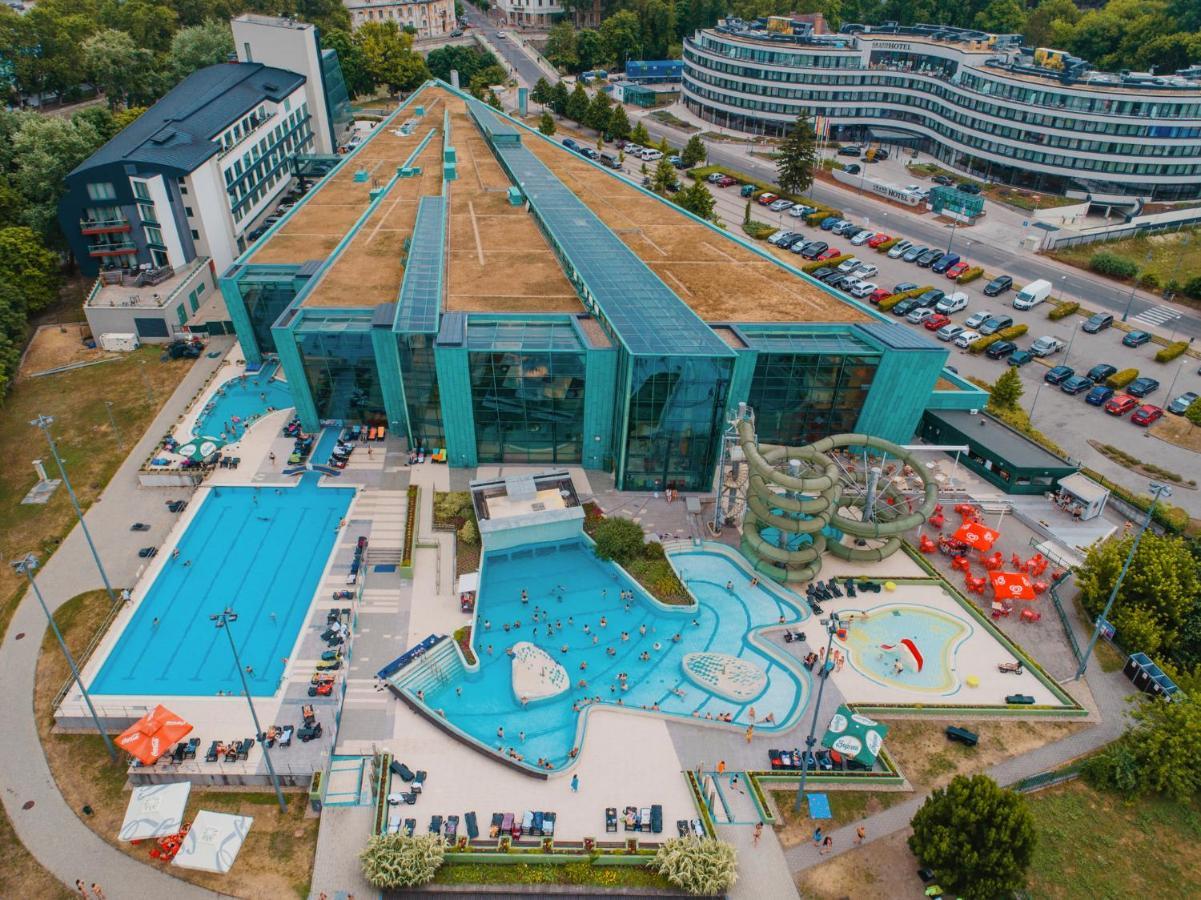 Portobello Wellness & Yacht Hotel Естерґом Екстер'єр фото