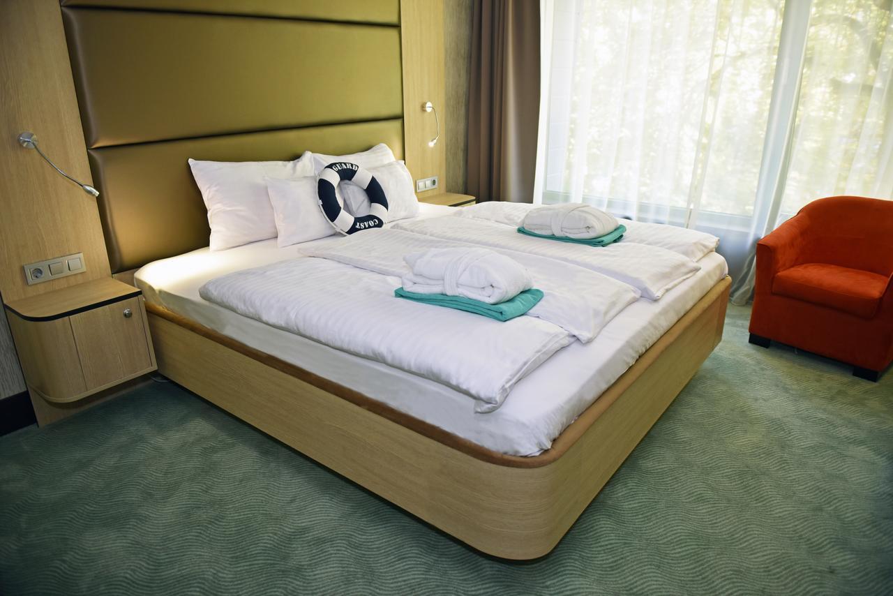 Portobello Wellness & Yacht Hotel Естерґом Екстер'єр фото