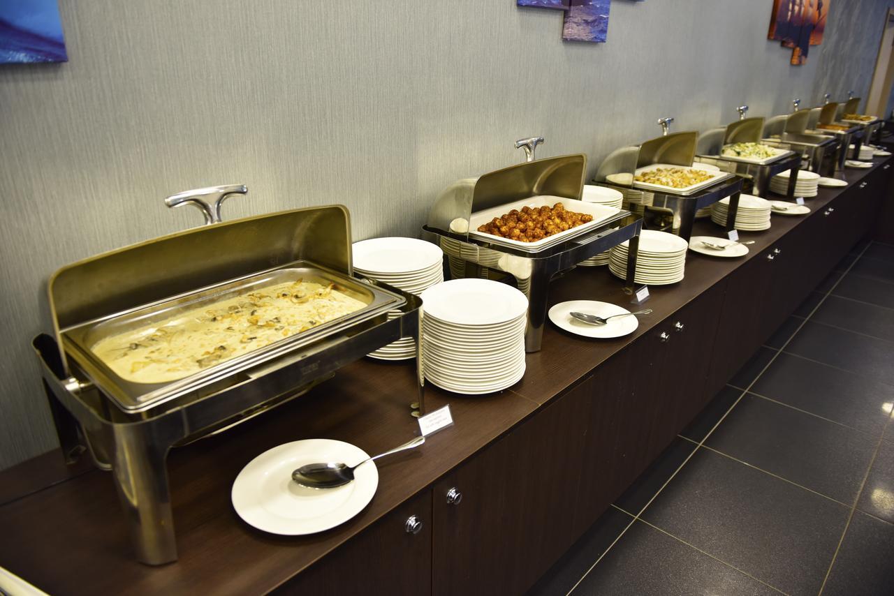 Portobello Wellness & Yacht Hotel Естерґом Екстер'єр фото